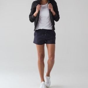 Lululemon Solid Black  On the Fly Short
